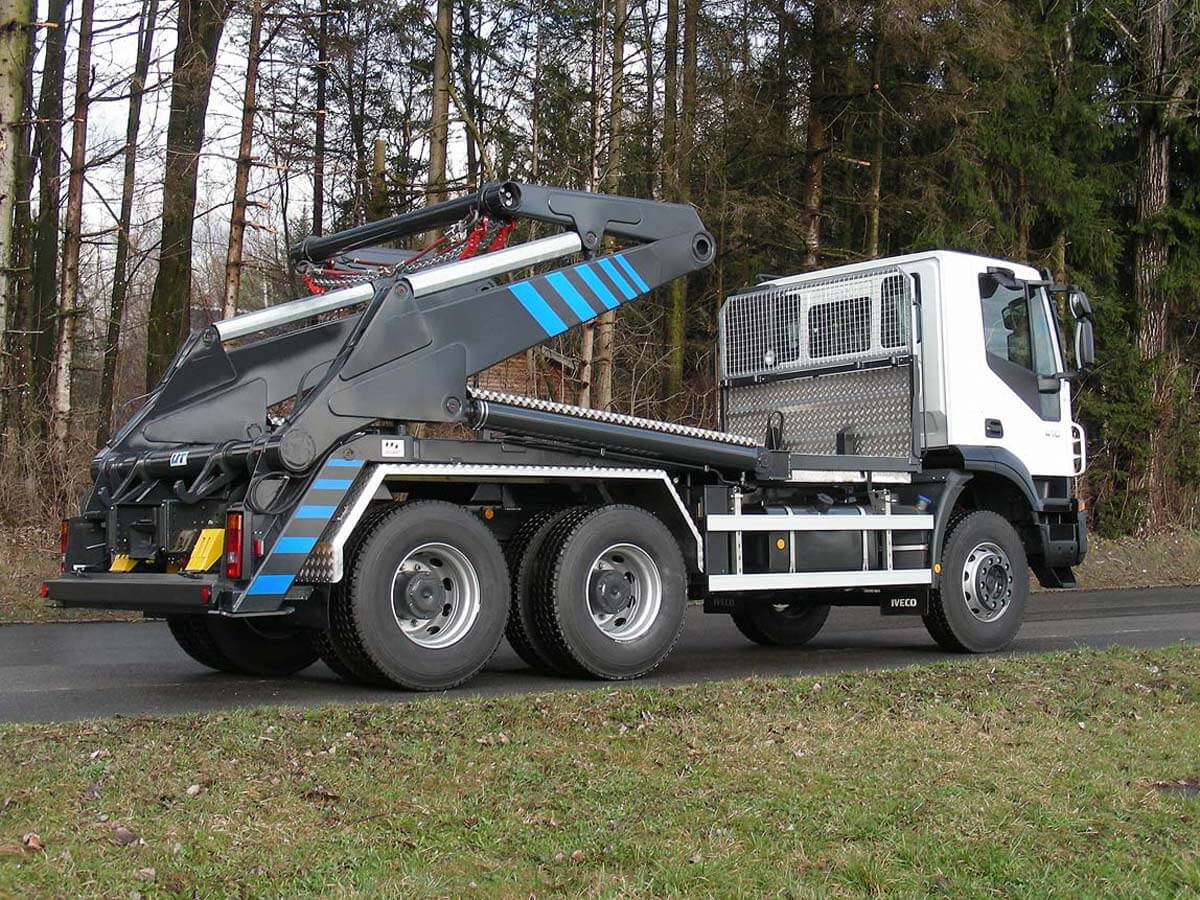 Knickarm-Absetzkipper GIGANT 26K Comfort – Iveco