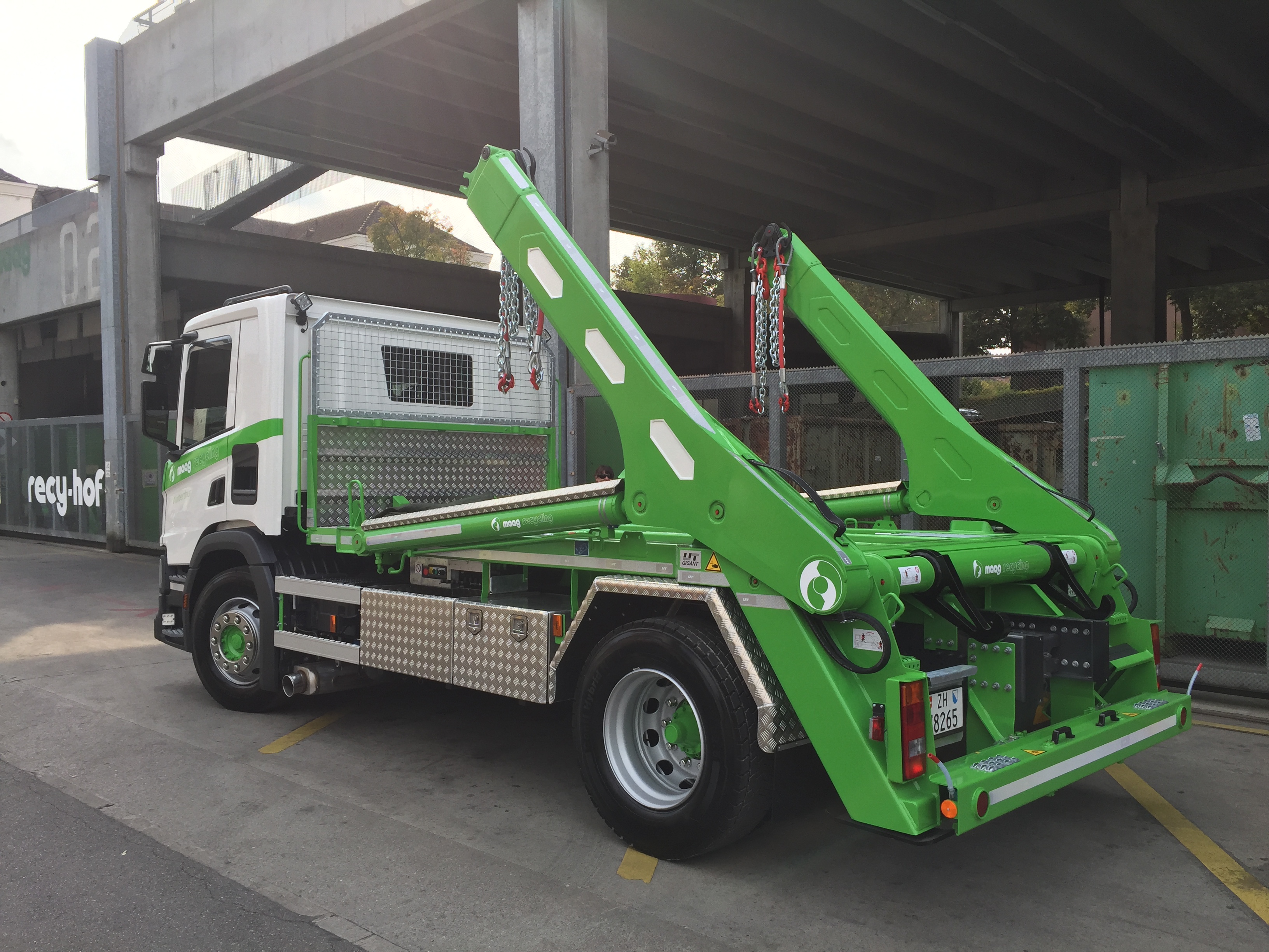 Absetzkipper GIGANT 18T Comfort, Maag Recycling AG