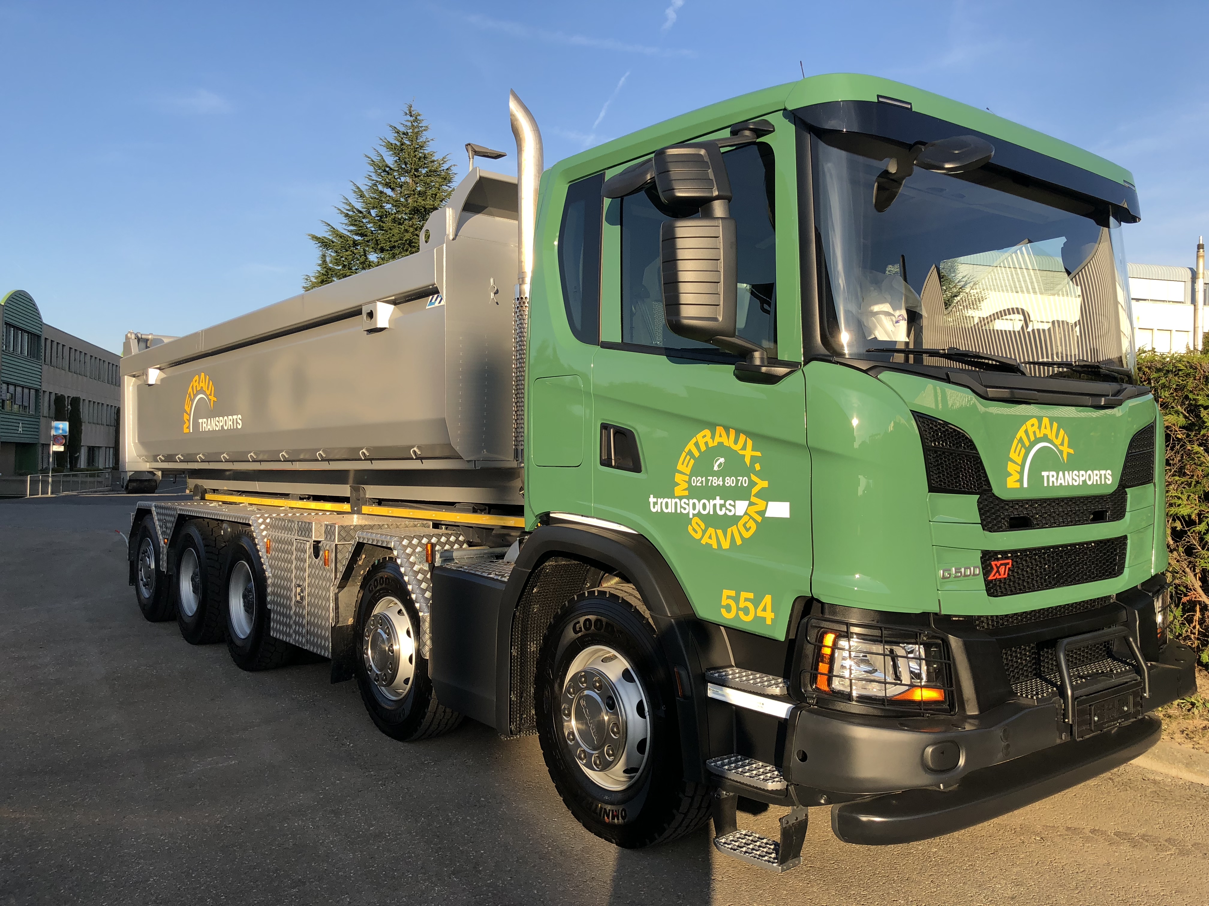 Abrollkipper SAURIER 32TR85 Varitec, Métraux Transports SA