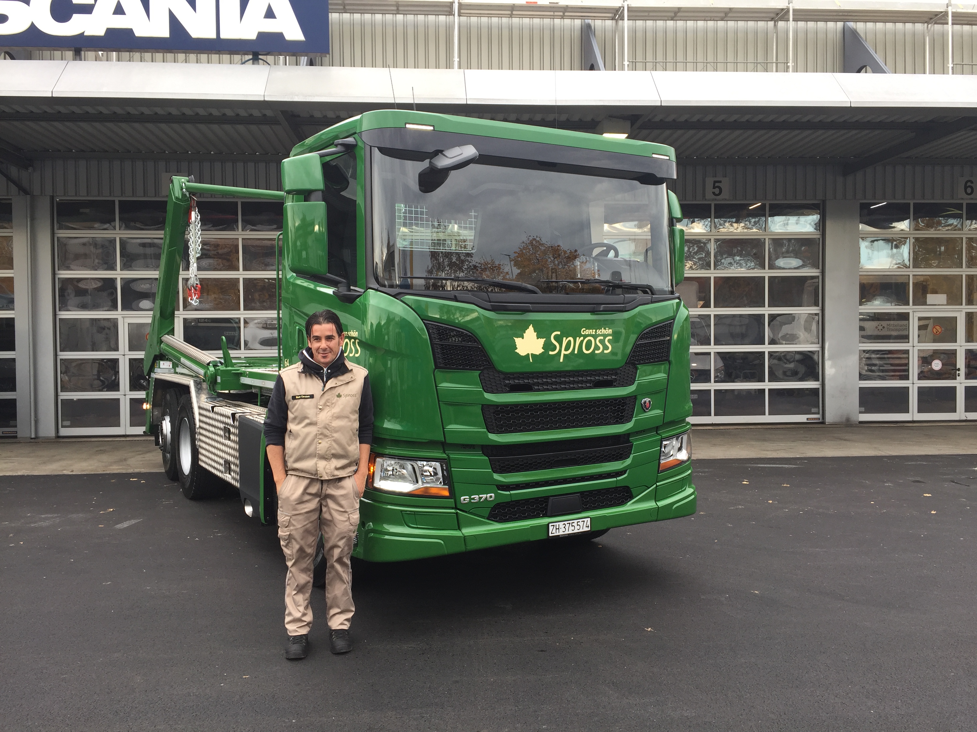 Absetzkipper GIGANT 26T Comfort, Spross Muldenservice AG