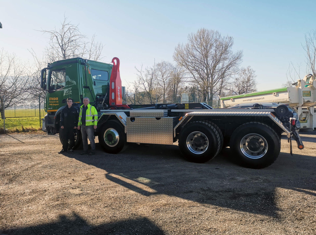 Realisierter Absetzkipper GIGANT 18T Comfort der Stieger Transport AG