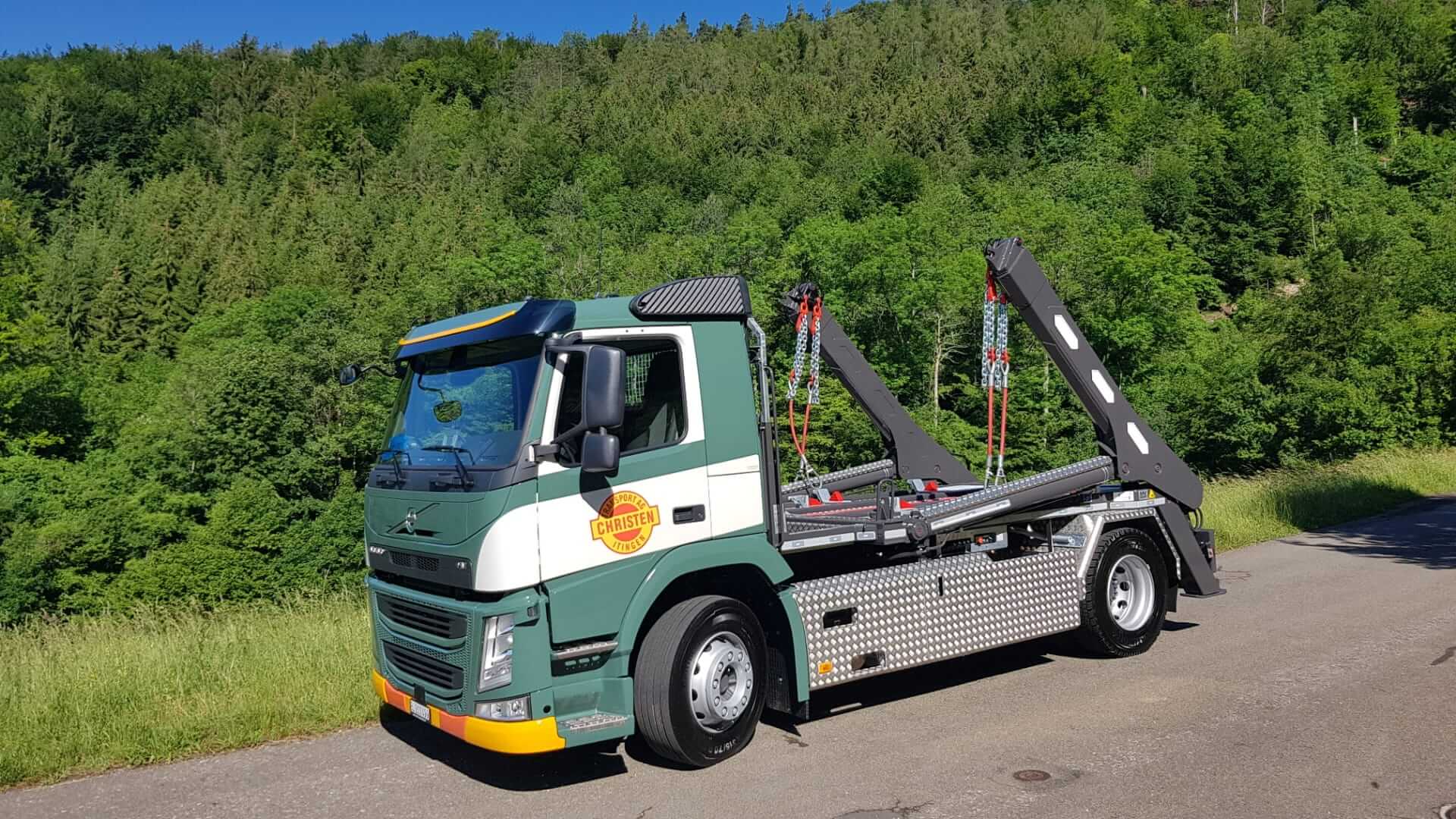 Realisierter Absetzkipper GIGANT 18T Comfort der Christen Transport AG