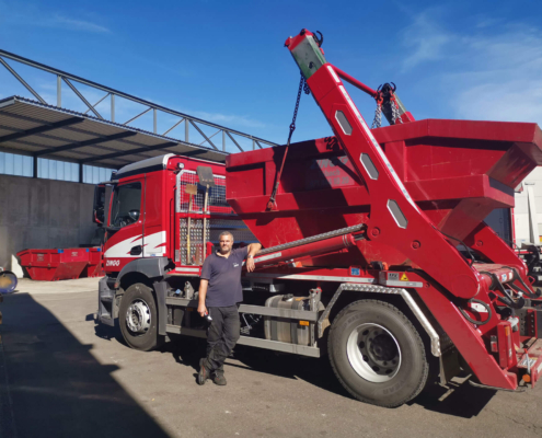 Absetzkipper GIGANT 18T - Zingg Industrieabfälle AG Welaki: Absetzkipper GIGANT 18T - Zingg Industrieabfälle AG