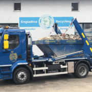 Welaki: Realisierter Absetzkipper Gigant12T der Engiadina Recycling AG