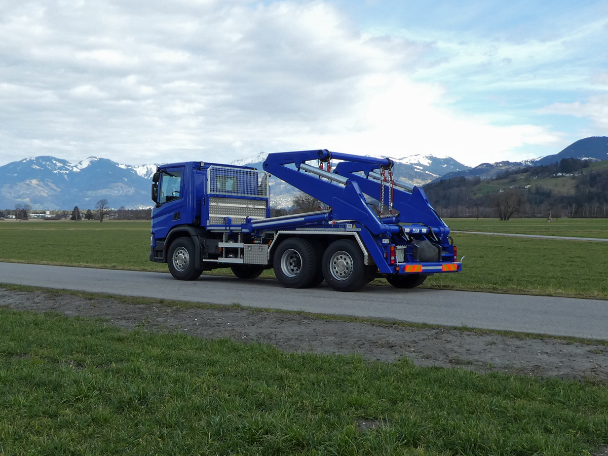 Welaki: Knickarm-Absetzkipper GIGANT 26K Comfort - Scania