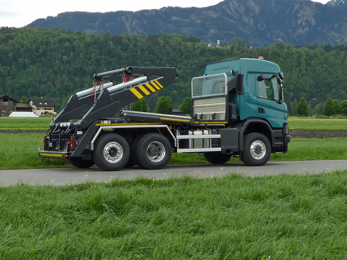 Welaki: Knickarm-Absetzkipper GIGANT 26K Comfort - Scania